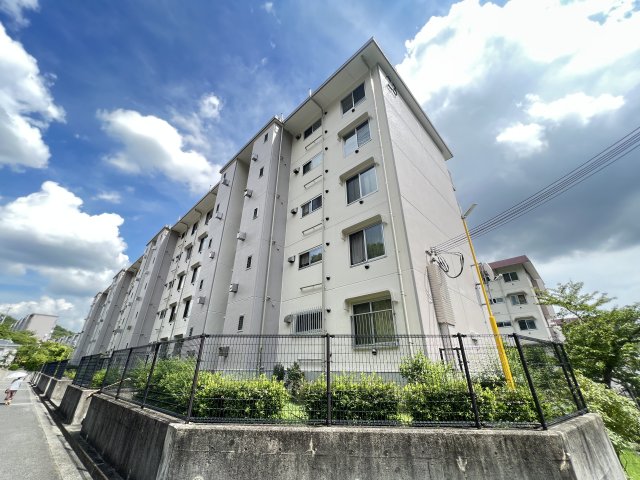 宝塚市中山五月台の賃貸